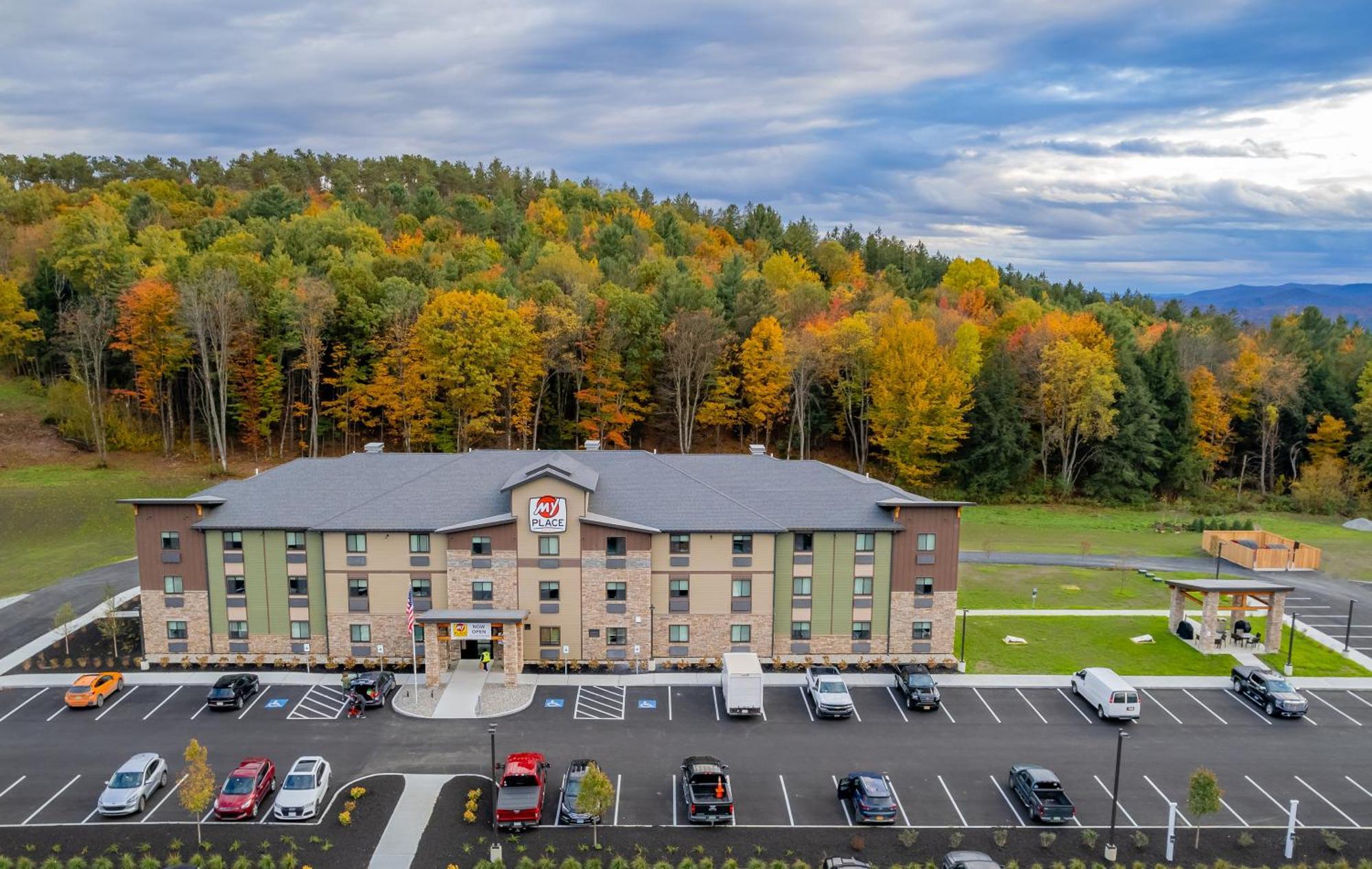 My Place Hotel-Randolph, Vt Ngoại thất bức ảnh